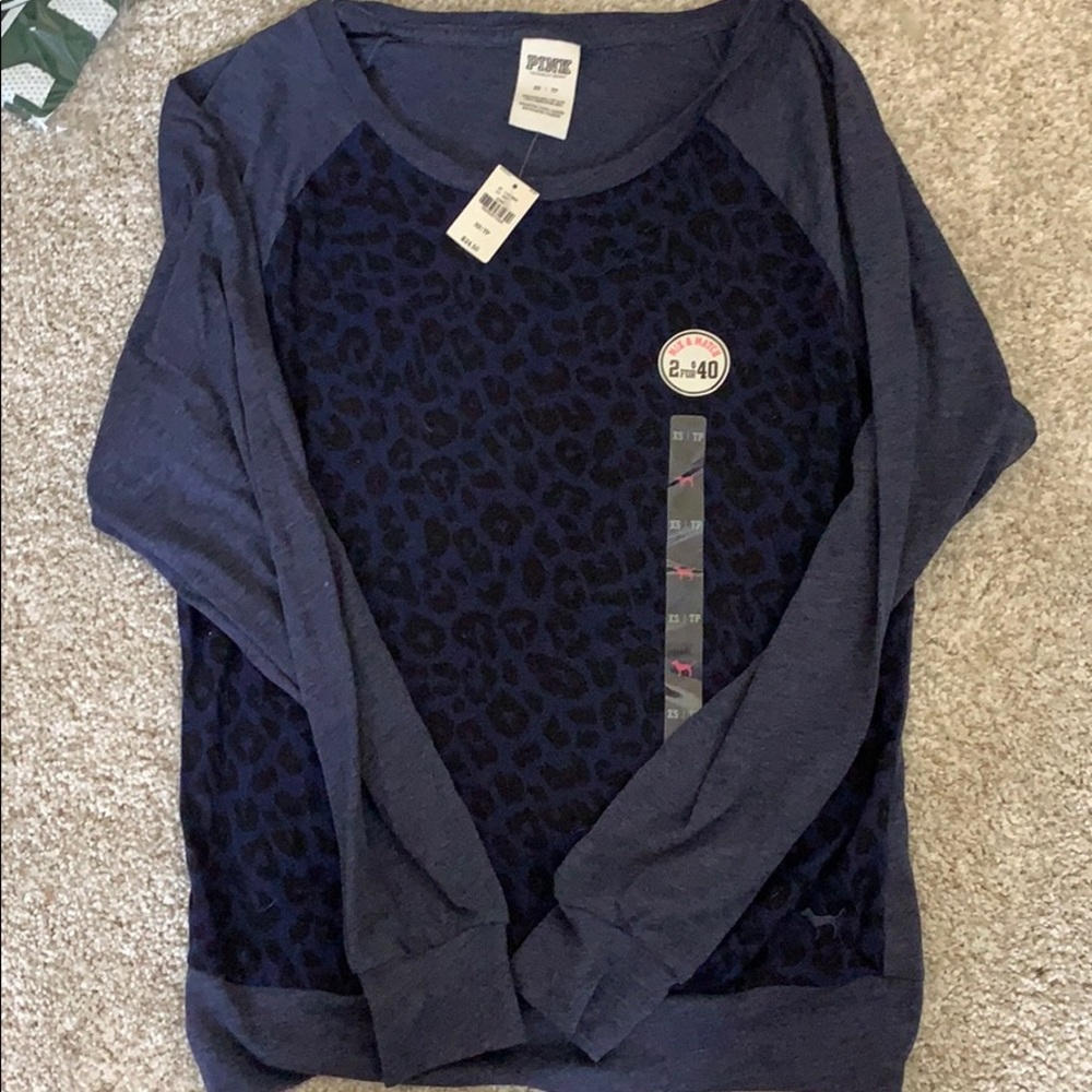 Victoria’s Secret Long sleeve lite tee XS
